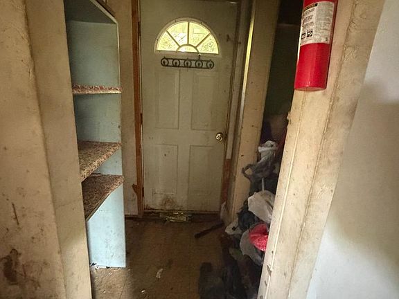 4th image of 114 S 5th St