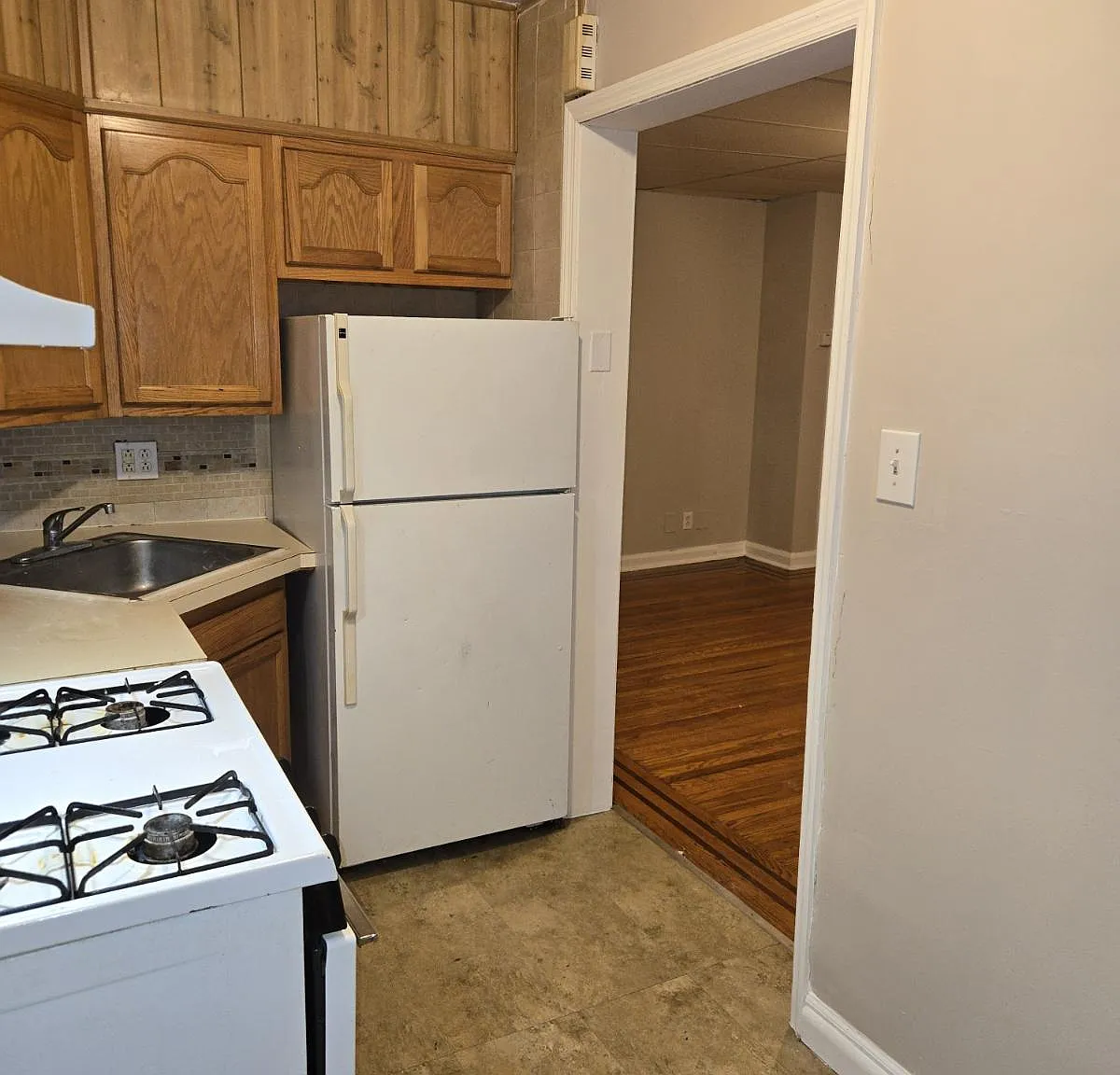 2 bed, $1,050 — Photo 3