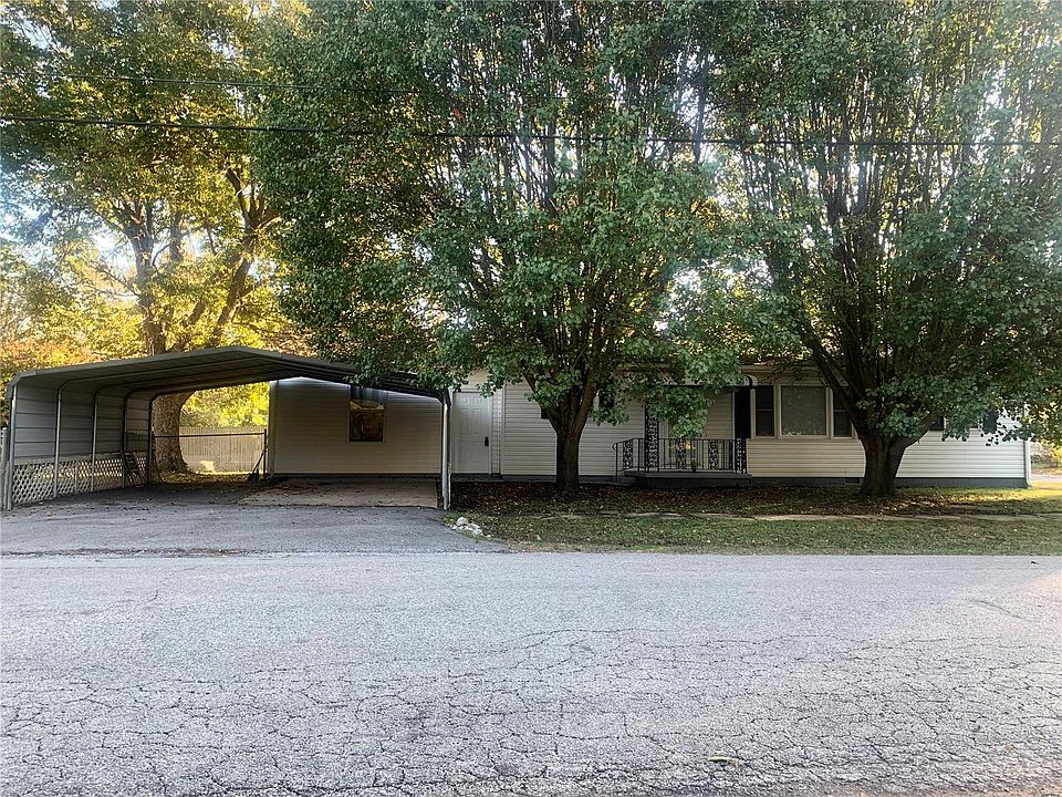 1st image of 301 S Sims St