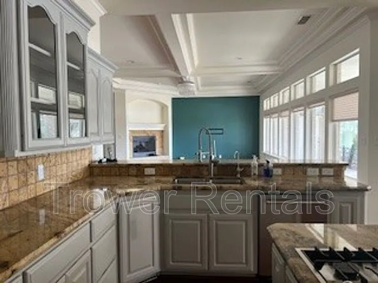 8104 San Antonio St — Photo 32