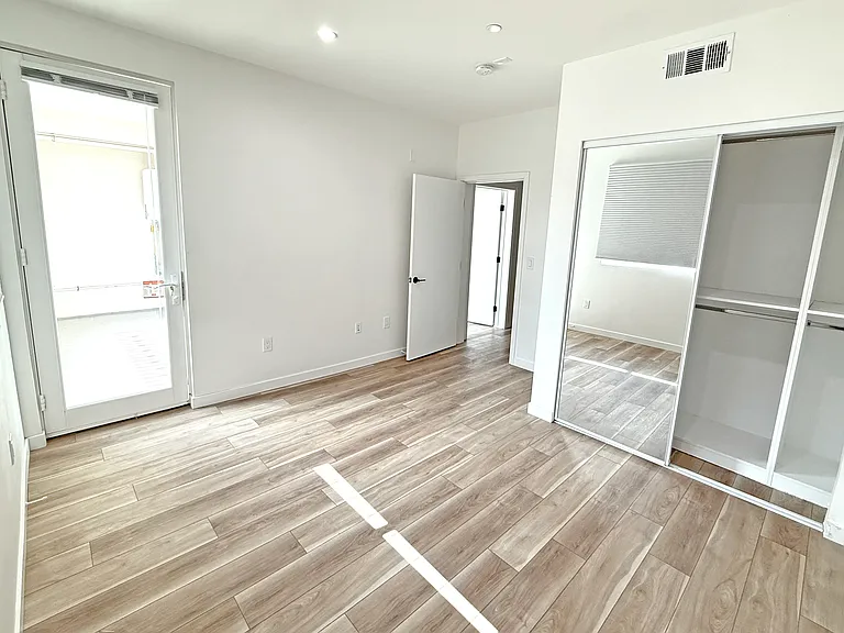 10934 Peach Grove St #202 — Photo 11