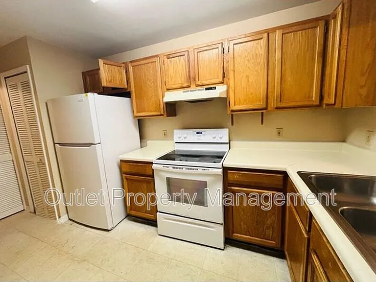 2282 Grenwich Ave #2282 — Photo 6