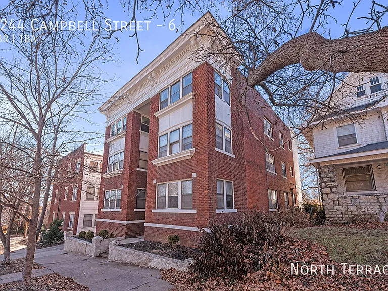 4242 Campbell St — Photo 1