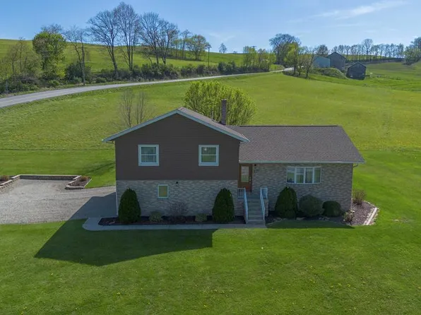 1063 Penn Ave, Hollsopple, PA 15935
