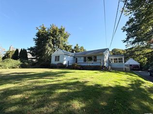 21 Rinaldo Rd, Northport, NY 11768