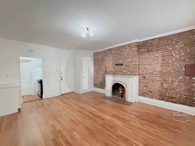 134 W 46th St #4 — Photo 1