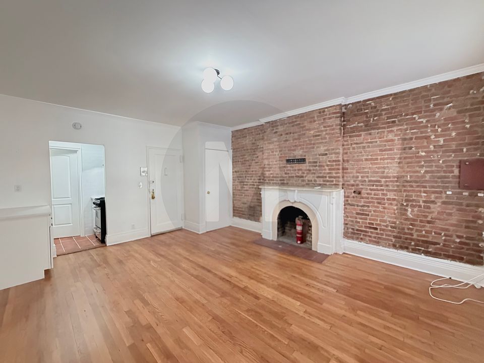 1st image of 134 W 46th St APT 4