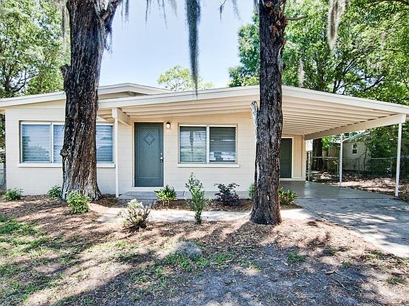 2nd image of 409 Sunnyhill Ln