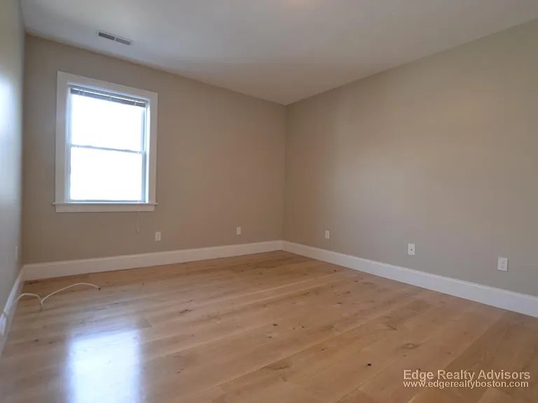 47 Francis St #3 — Photo 6