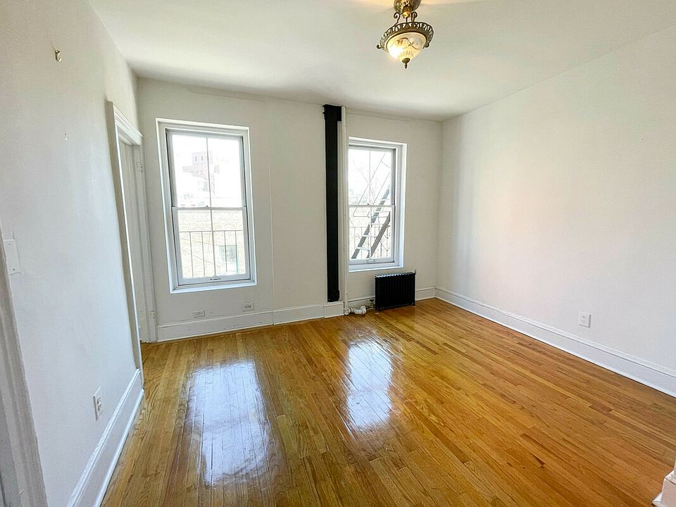 1st image of 220 Waverly Pl APT 5