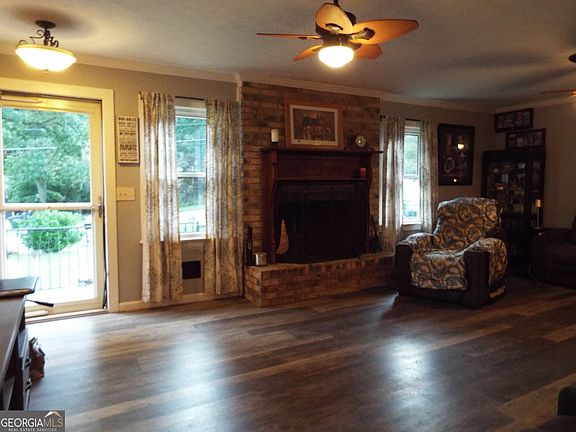 3rd image of 2362 Westridge Dr