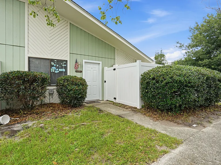 1451 Turkey Ridge Dr #D — Photo 39