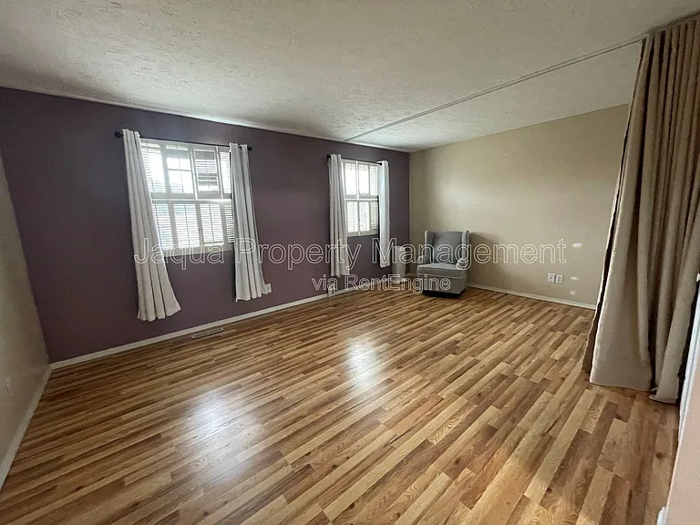 2591 Stratford Dr — Photo 9