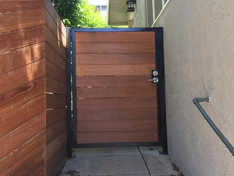 Entry from street. After entry there is another gate prior to house.