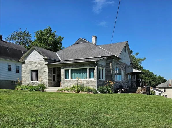 1302 S 20th St, Saint Joseph, MO 64507