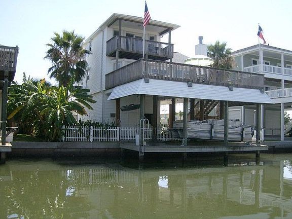 3rd image of 21910 Frio Dr