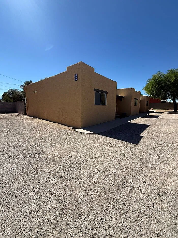 2 bed, 1.0 bath, 750 sqft, $1,000 — Photo 1