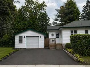 745 Downie St #1A, Peterborough, ON K9H 4L2