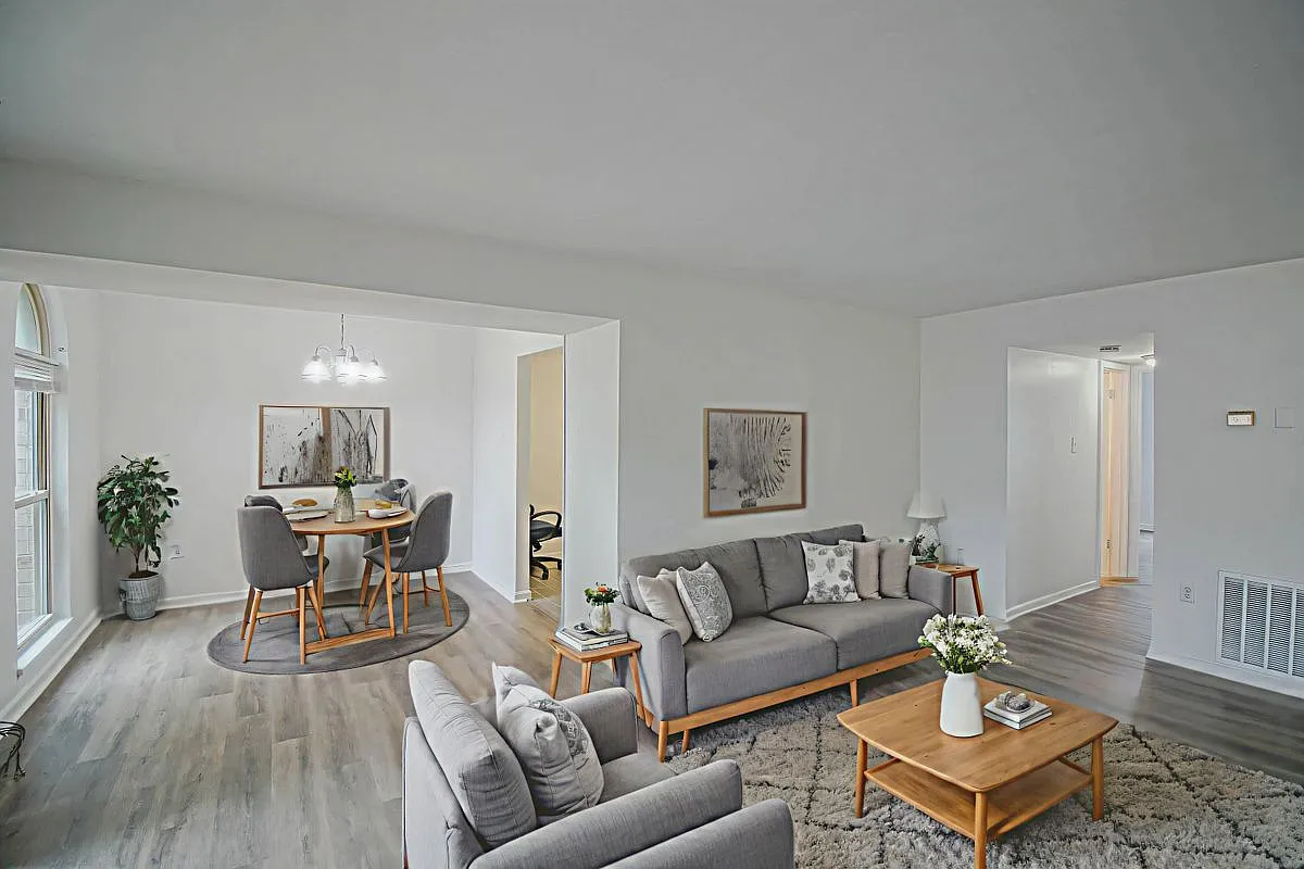 2 bed, 1.0 bath, 927 sqft, $2,100 — Photo 2