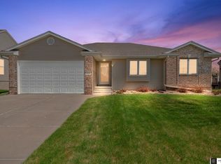 21204 Stonehaven Ct, Gretna, NE 68028