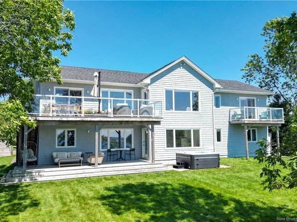 27 Shipyard Rd, Rothesay, NB E2E 1X1