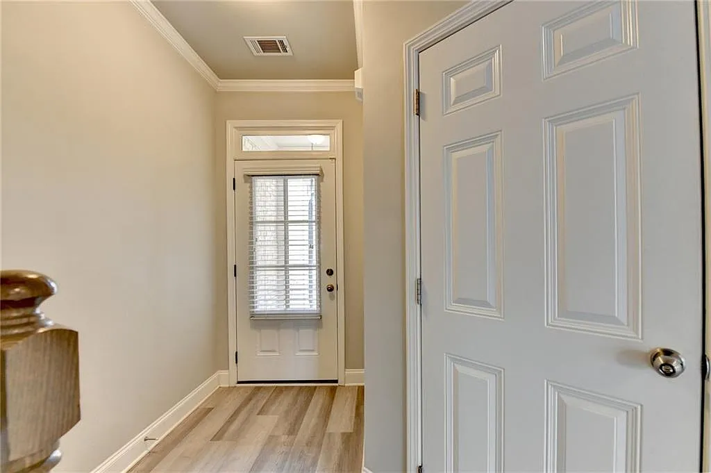 3 bed, 1.5 bath, 1891 sqft, $2,150 — Photo 4