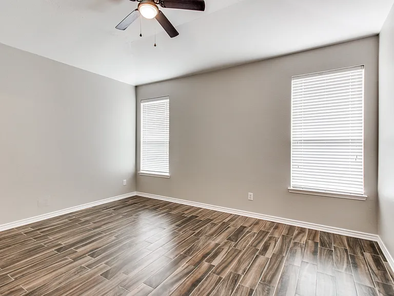 2038 Allyson Dr — Photo 6