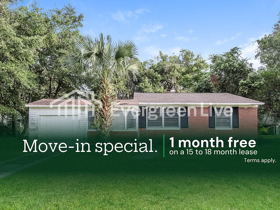 8258 Lexington Dr