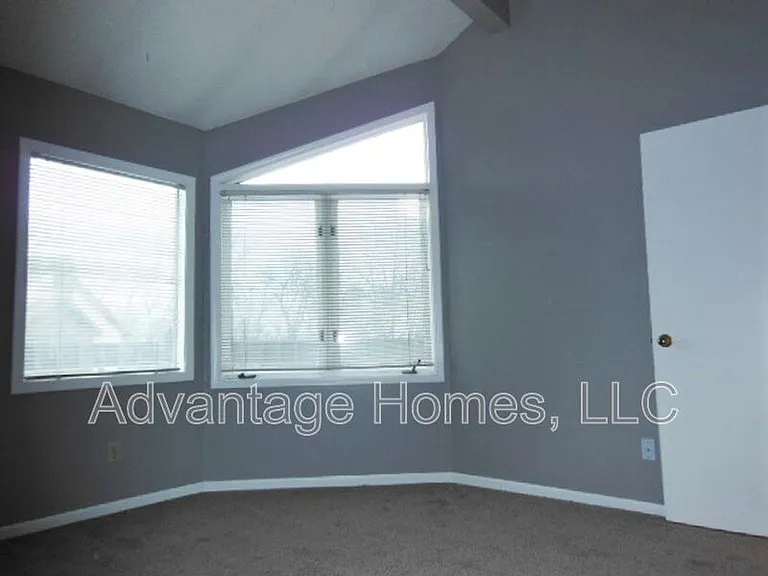 4811 Horton St — Photo 5