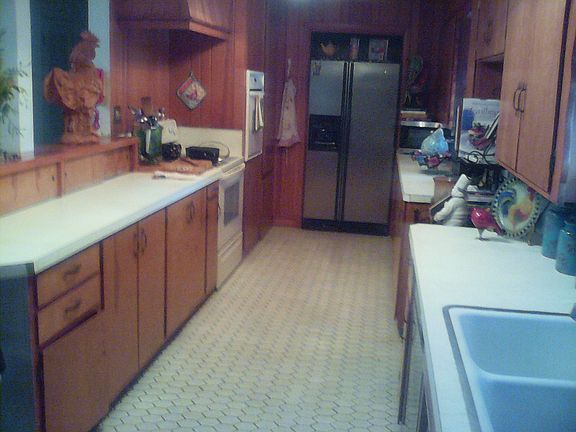 5th image of 1315 E Tate St