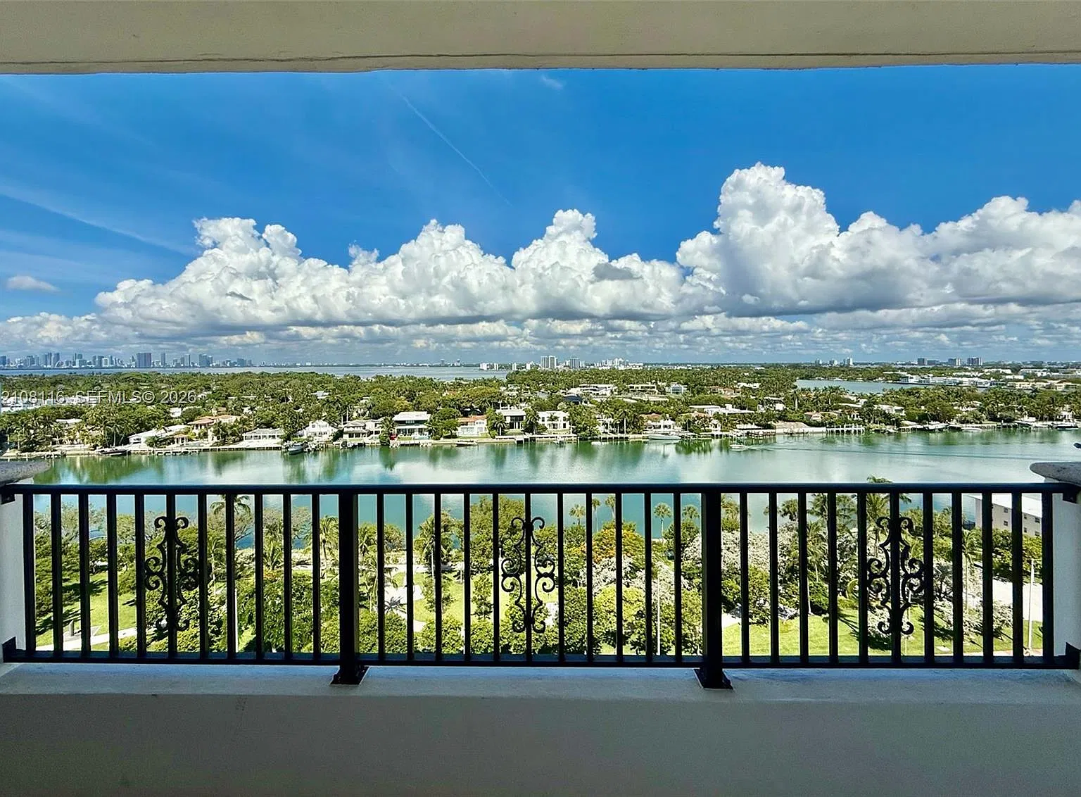 Florida Towers Condo — Photo 3