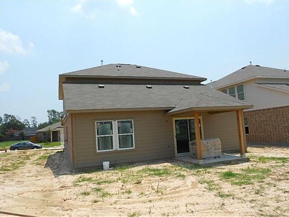 3rd image of 24611 Sandusky Dr