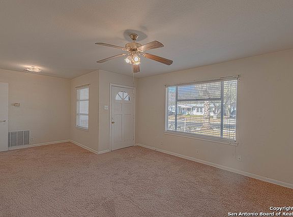 3rd image of 218 Pilgrim Dr