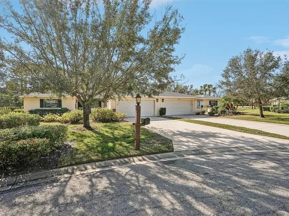 7161 Fairway Bend Cir, Sarasota, FL 34243