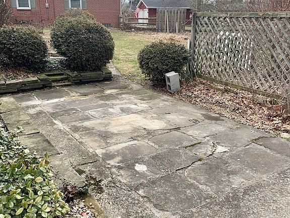 2nd image of 11 Windemere Dr
