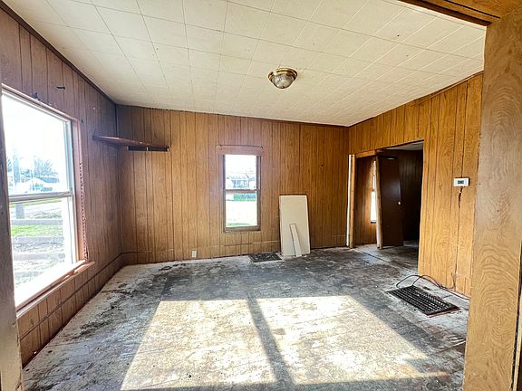 5th image of 208 1st Ave