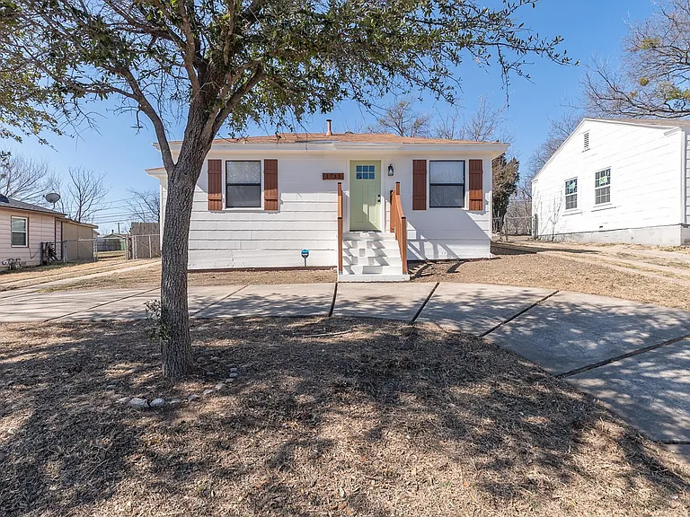 1733 Melba Ct — Photo 1
