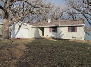 403 W Amber Lake Dr, Fairmont, MN 56031