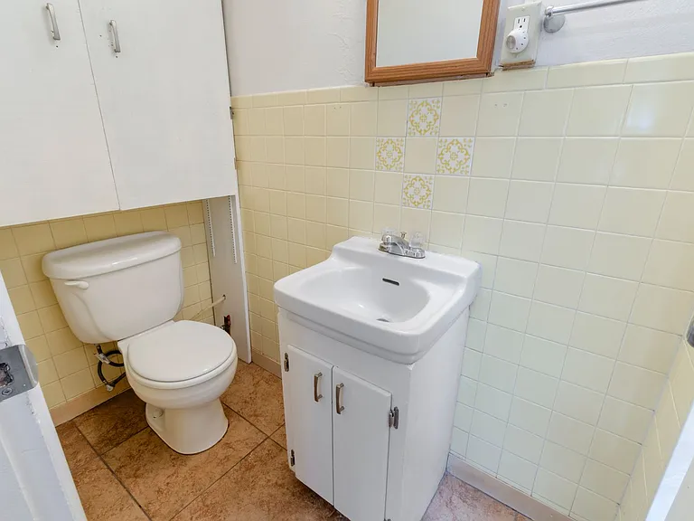 3225 E Patricia St — Photo 6