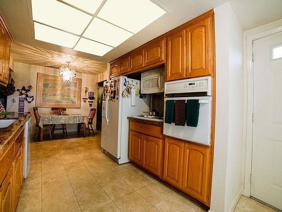 2nd image of 714 Continental Dr