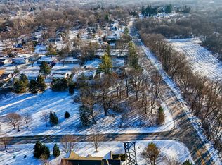 9814 River Bluff Ln, Fox River Grove, IL 60021