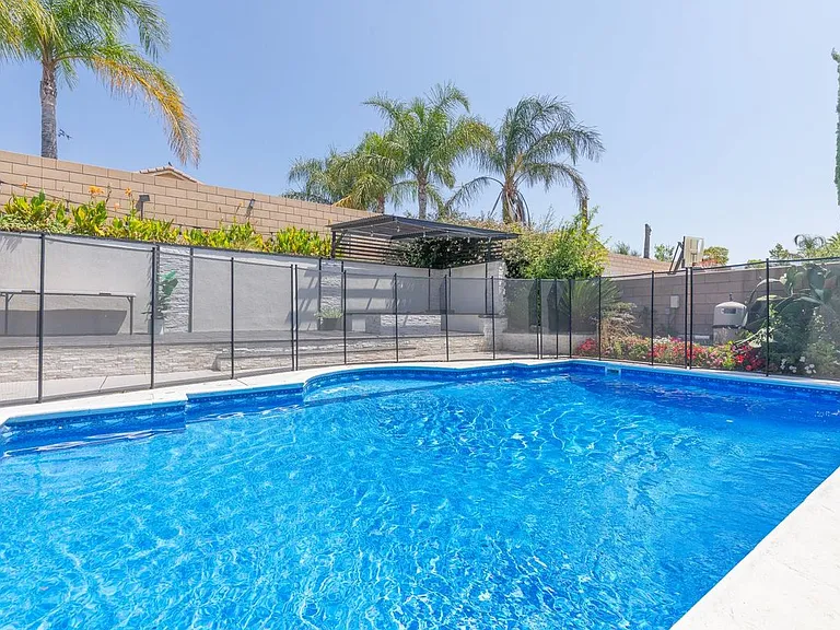 15736 Home Ct — Photo 32