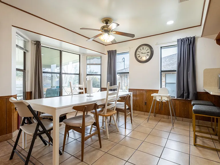 2202 Oxford Blvd — Photo 46