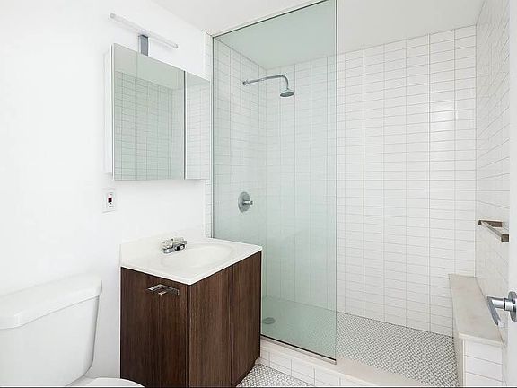 5th image of 286 Stanhope St APT 4A