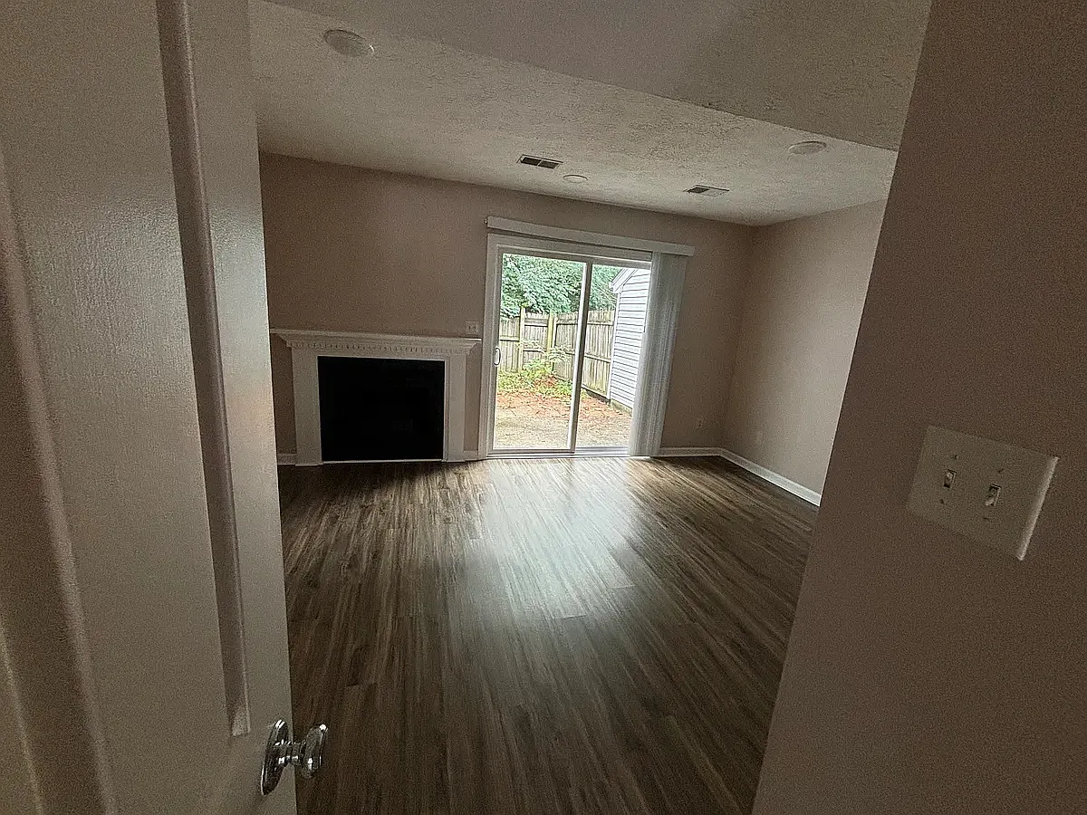 Building Photo - 3561 Laredo Dr