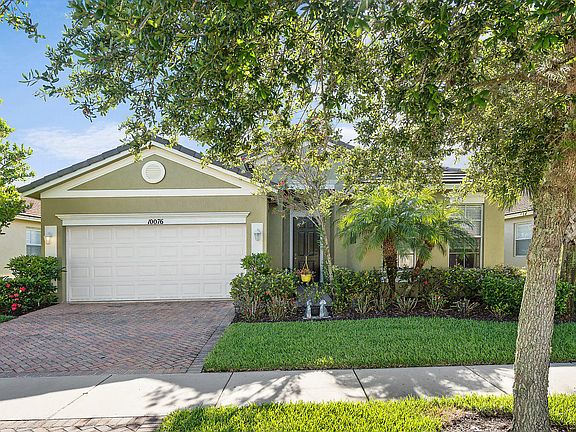 2nd image of 10076 SW Stonegate Dr