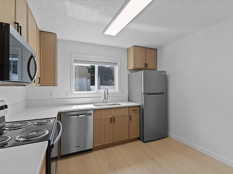 Newly Remodeled Kennedy Park Apartments! $$ ONE MONTH FREE — Photo 17