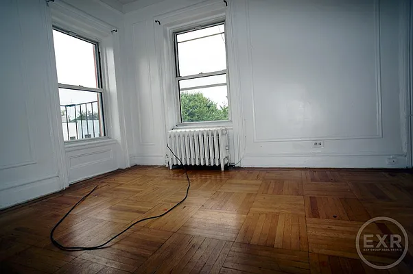 Rented by EXR | media 19