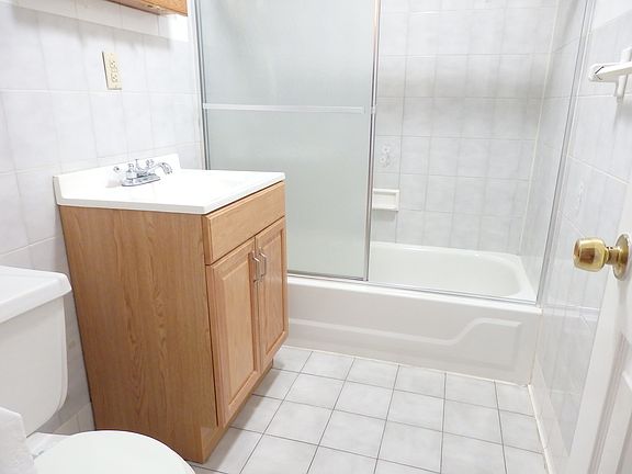 5th image of 307 W 47th St APT 2F