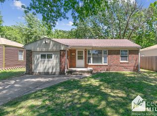 1744 N Old Manor Rd, Wichita, KS 67208
